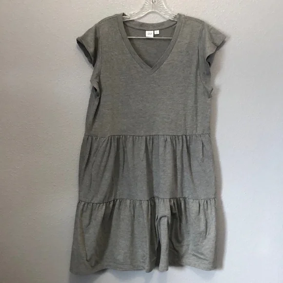 GAP dress Women's M light heather gray cap sleeve tiered knit v neck petite EUC - Picture 2 of 11